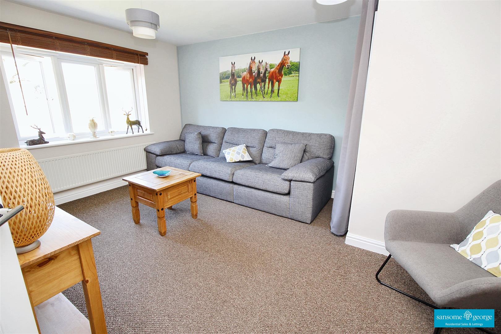 3 bed property in Horsecroft Way, Reading